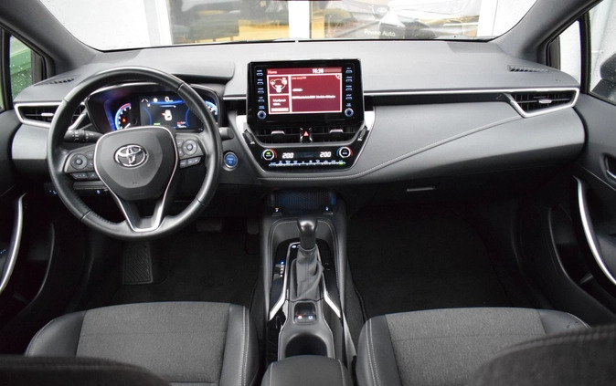 Toyota Corolla cena 120000 przebieg: 42614, rok produkcji 2021 z Jordanów małe 211
